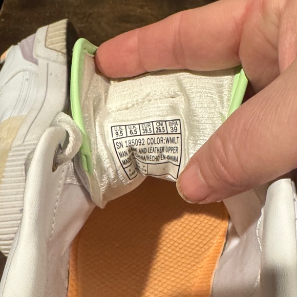 White and Peach Skechers - Picture 5 of 5